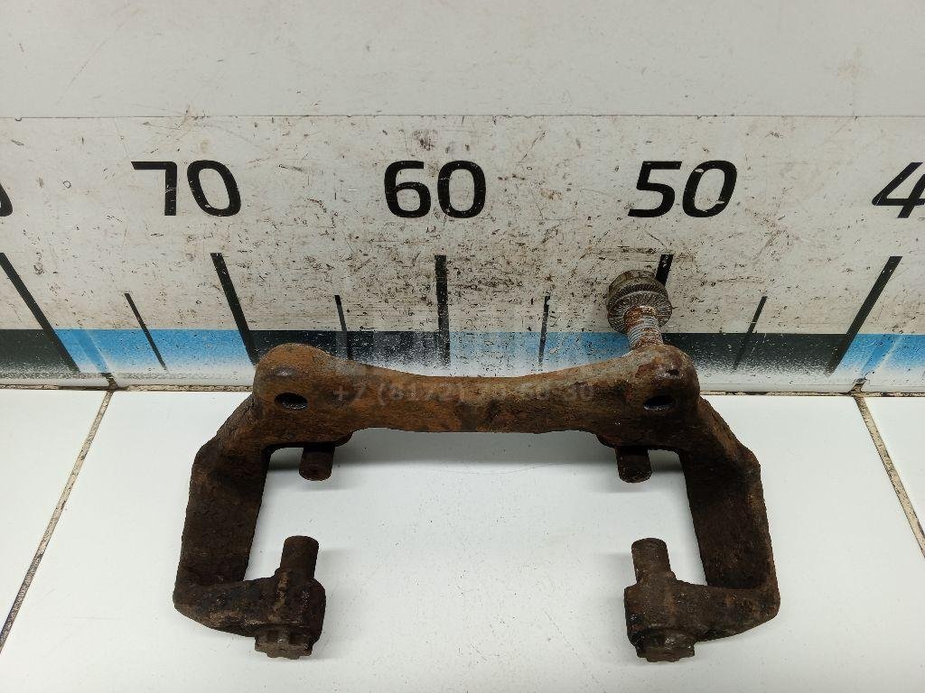 Скоба суппорта переднего для  Audi A3 [8PA] Sportback 2004-2013