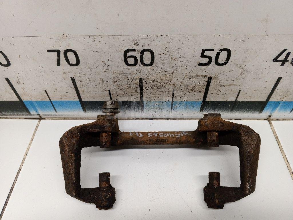 Скоба суппорта переднего для  Audi A3 [8PA] Sportback 2004-2013