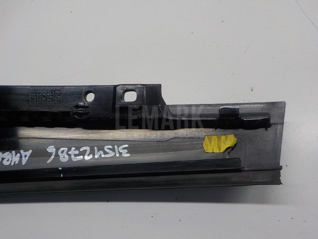 Накладка двери задней левой