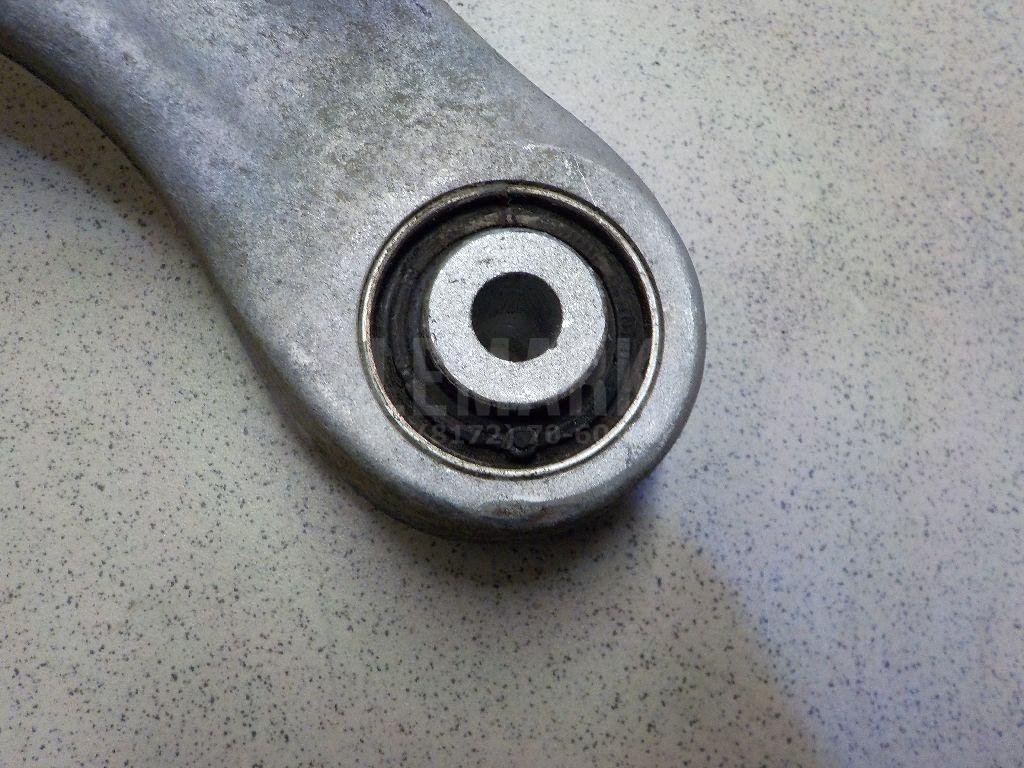 Рычаг задний верхний правый