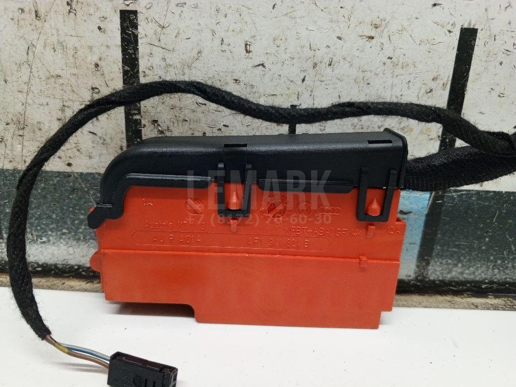 Блок предохранителей для  Audi A2 [8Z0] 2000-2005