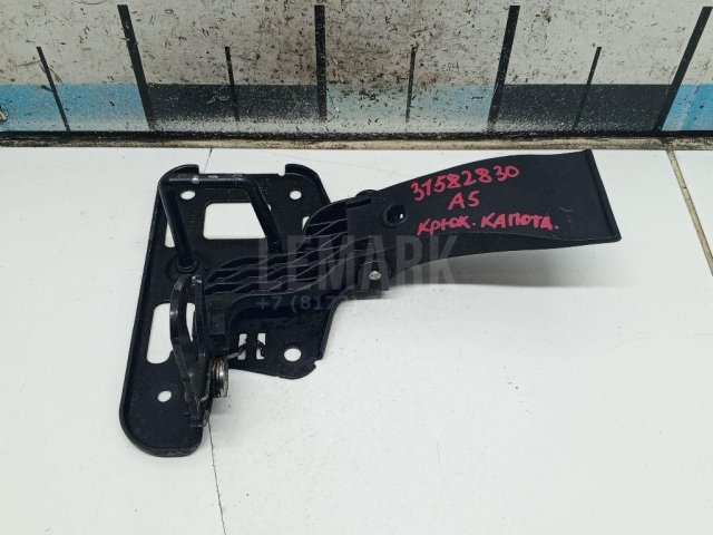 Крючок капота