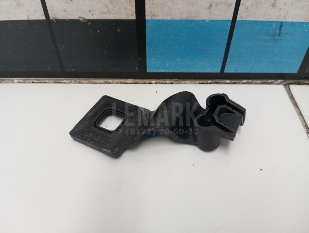 Кронштейн крепления фары