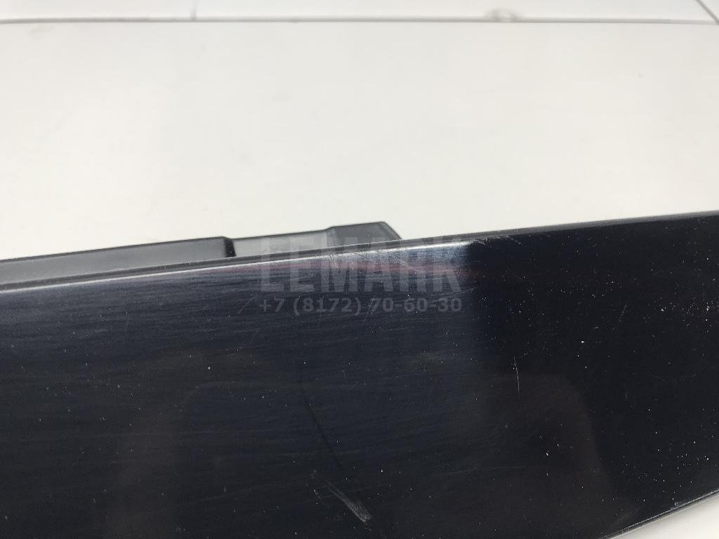 Накладка двери передней левой