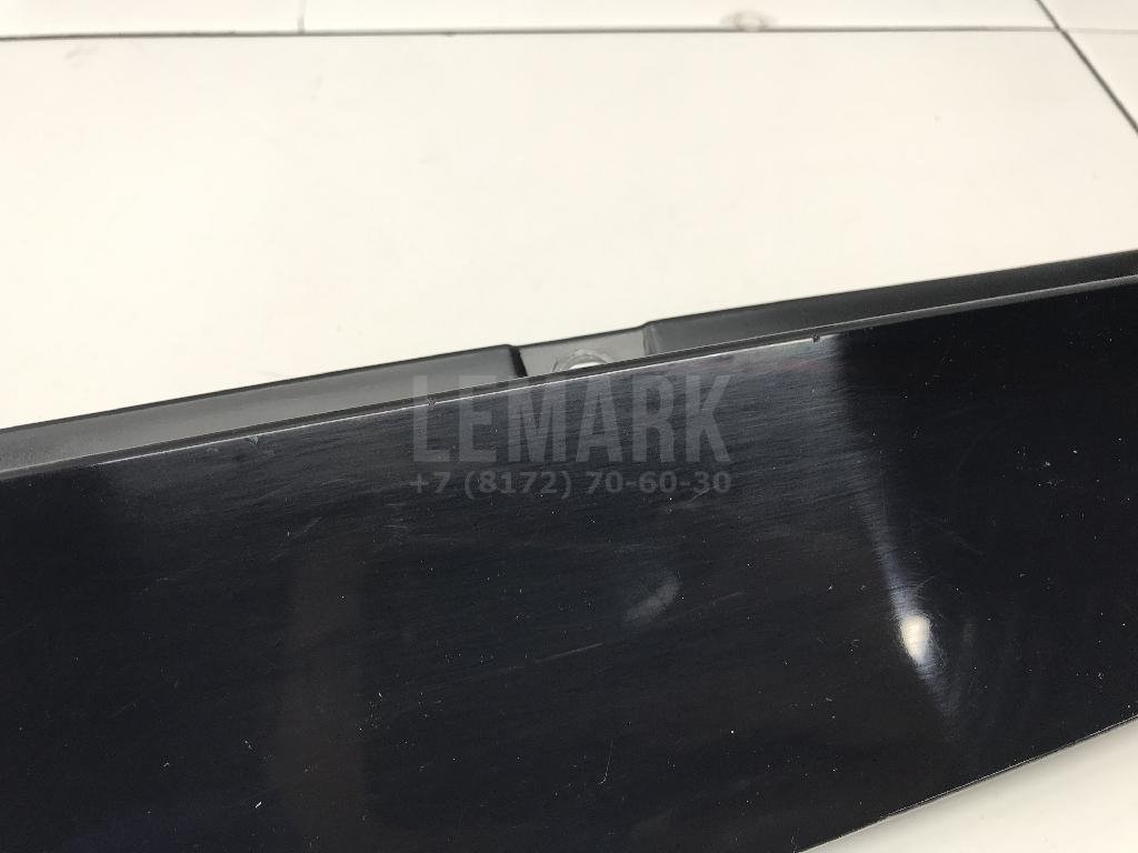 Накладка двери передней левой