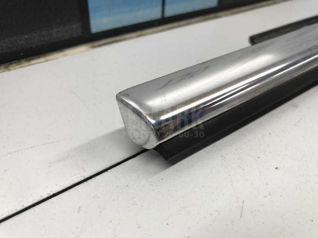 Накладка стекла заднего правого