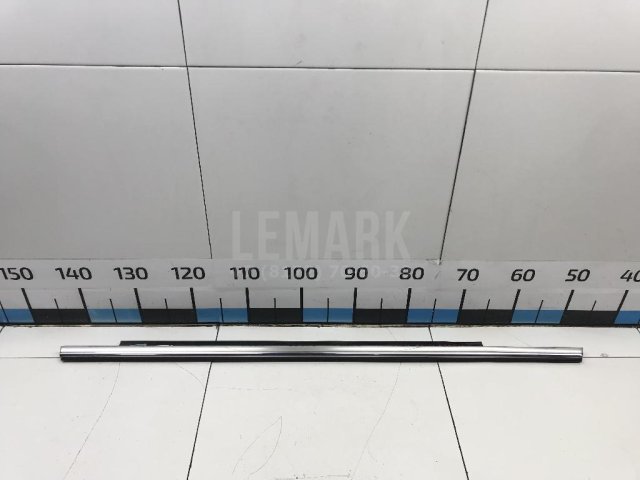 Накладка стекла заднего правого