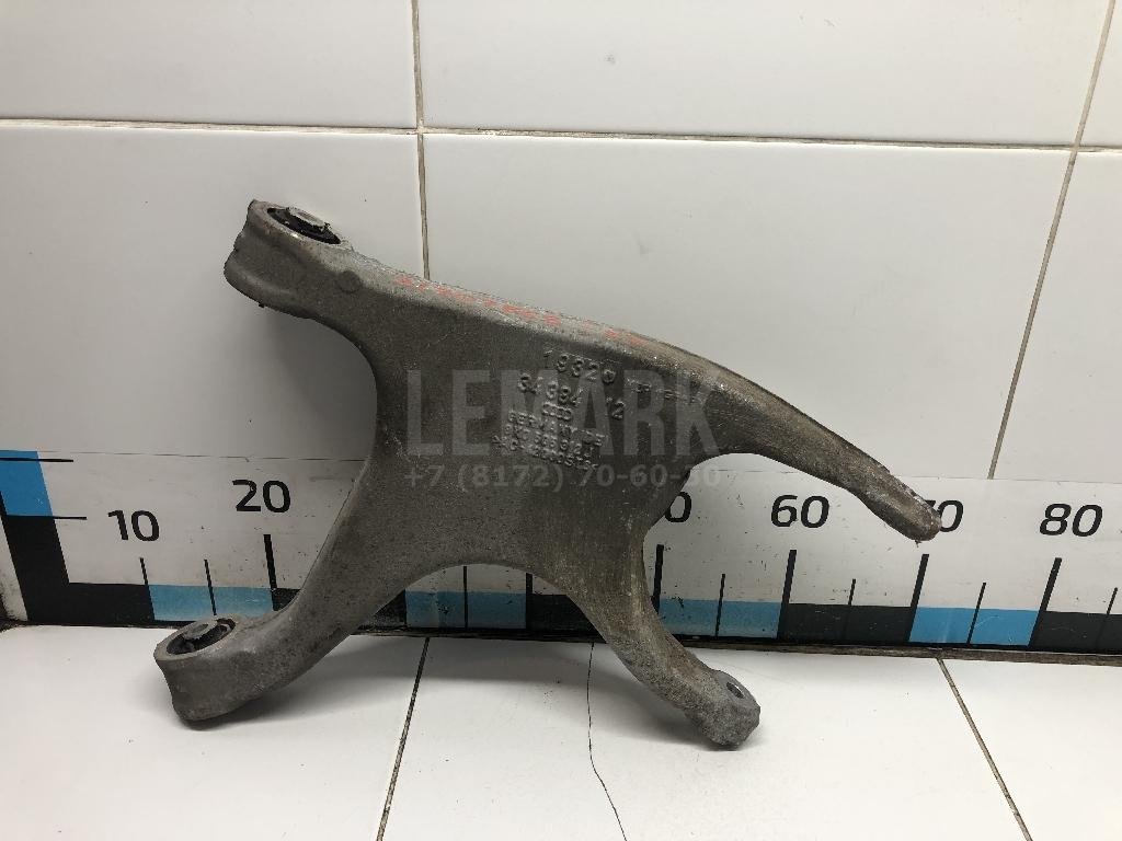 Рычаг задний нижний правый