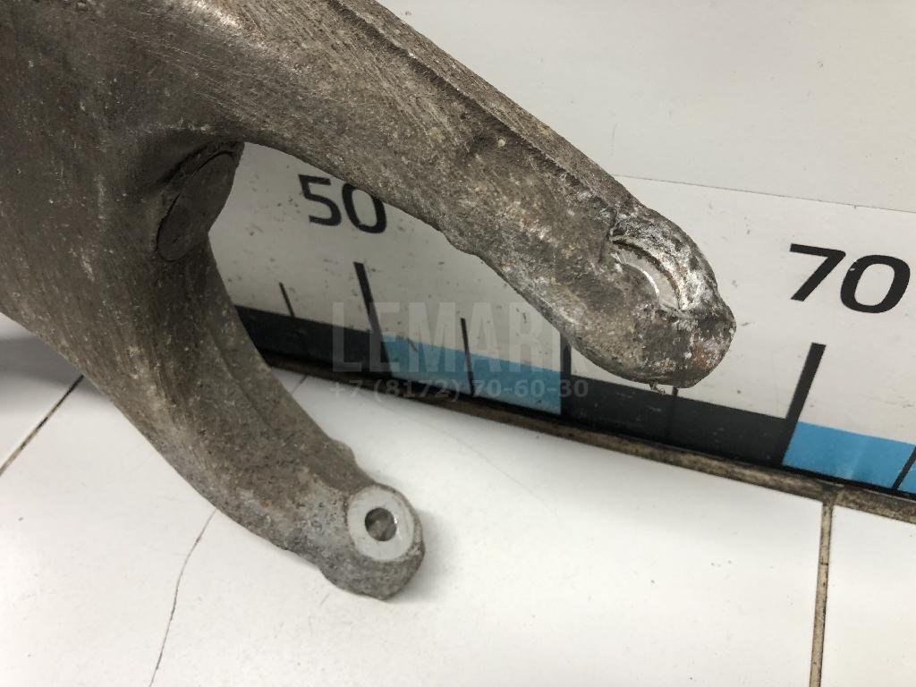 Рычаг задний нижний правый