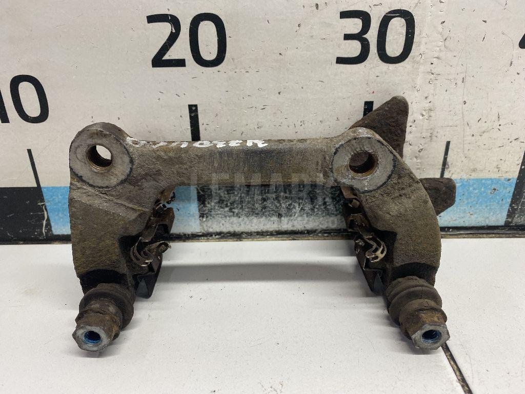 Скоба суппорта заднего правого