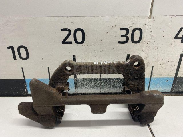 Скоба суппорта заднего правого