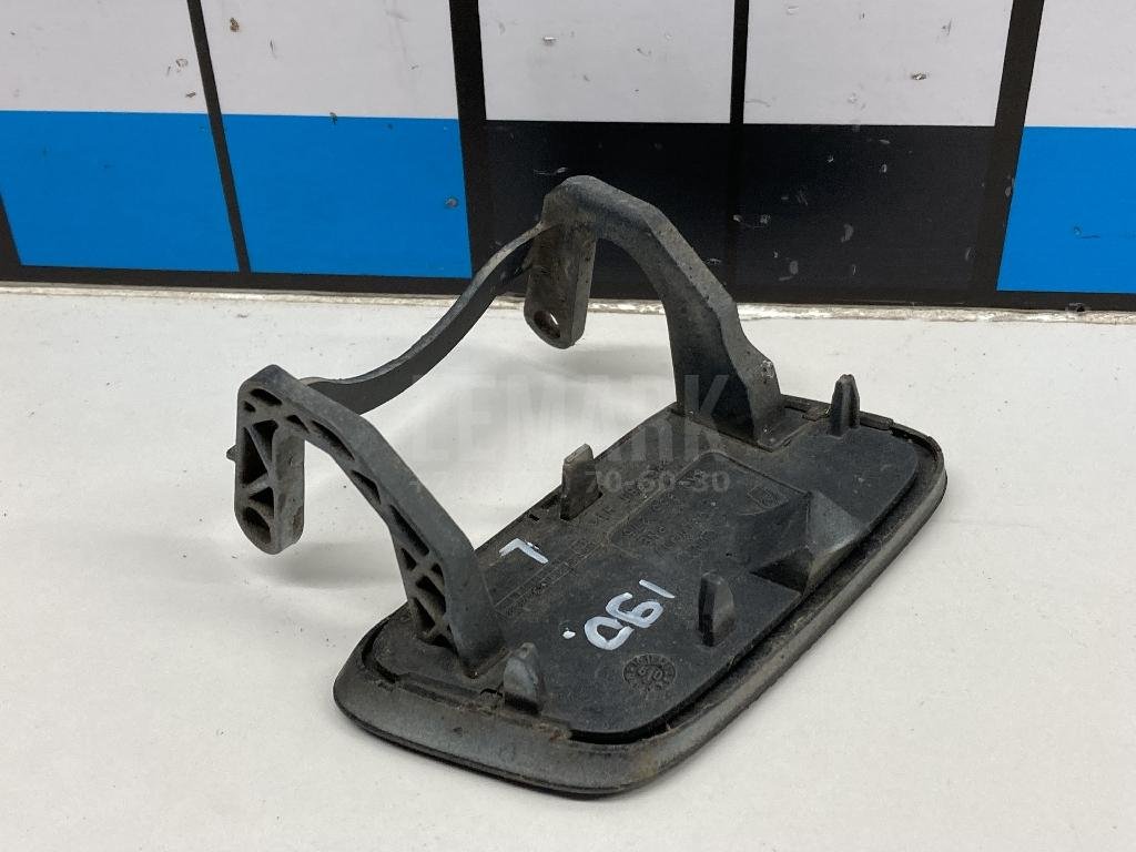 Крышка форсунки омывателя