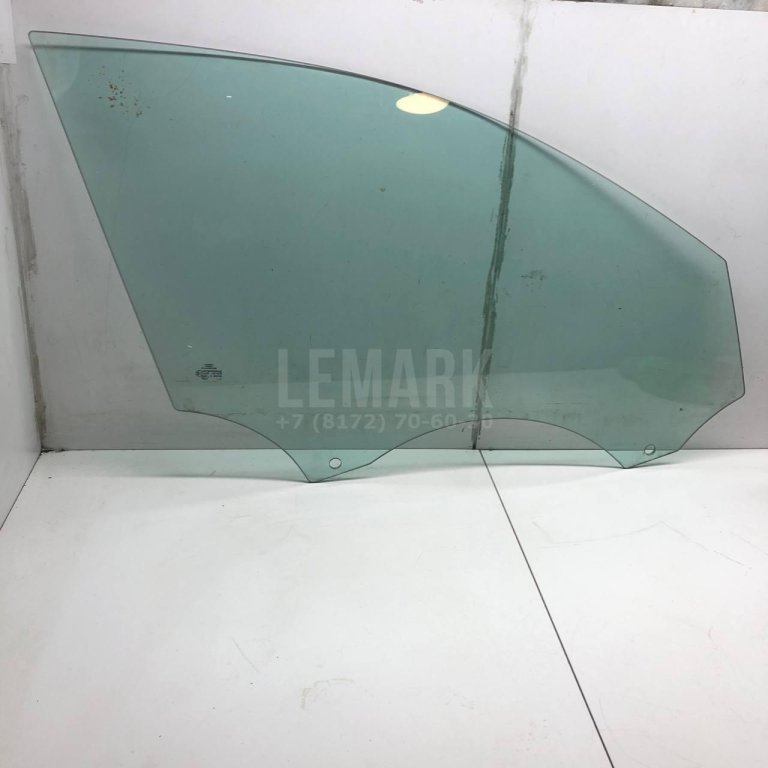 Стекло двери передней правой