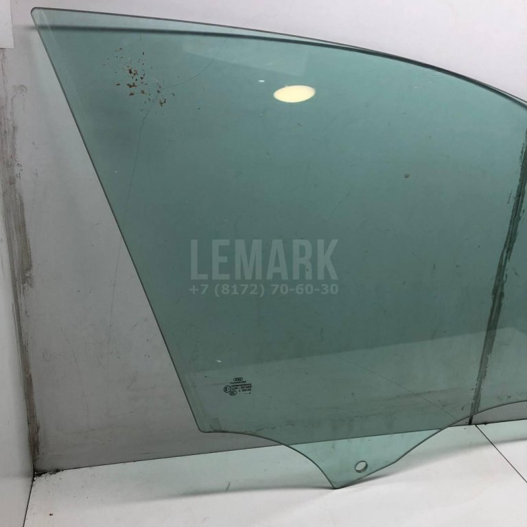 Стекло двери передней правой