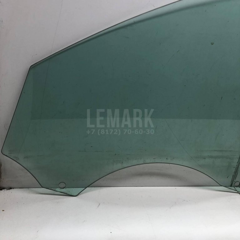 Стекло двери передней правой