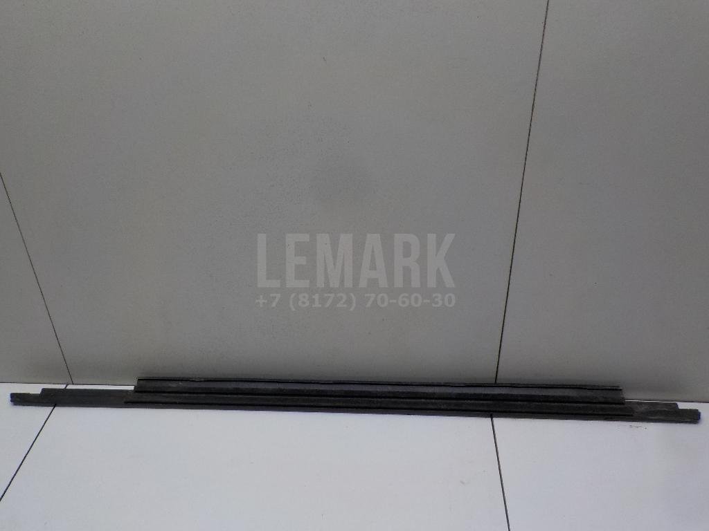 Накладка стекла заднего правого