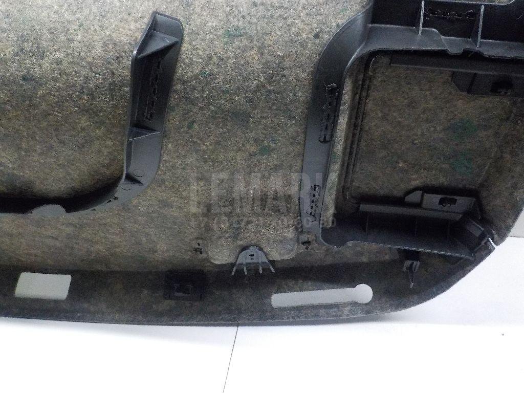 Обшивка крышки багажника