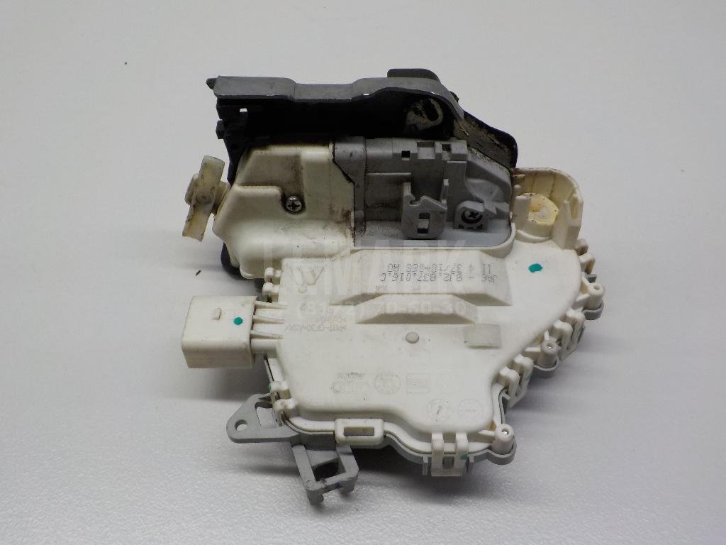 Замок двери передней правой