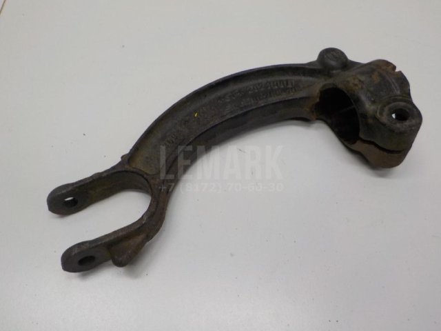 Кронштейн амортизатора левый
