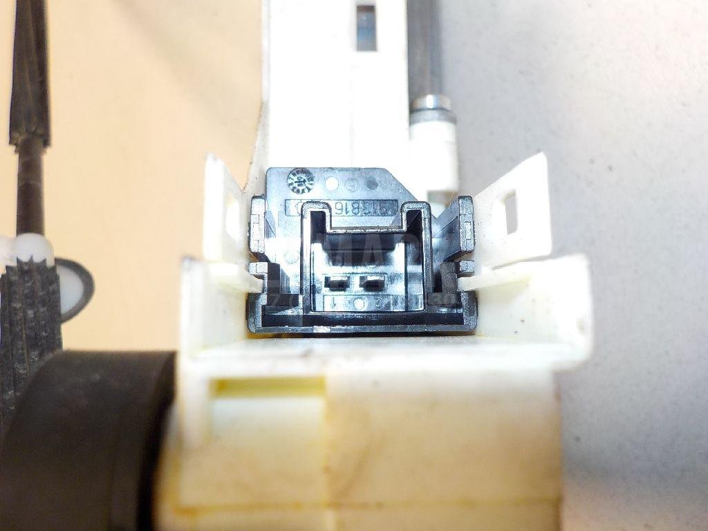 Стеклоподъемник электр. передний левый