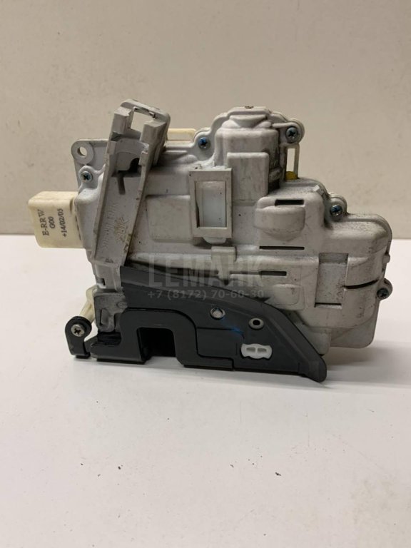 Замок двери передней правой