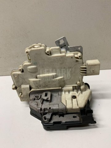 Замок двери передней правой