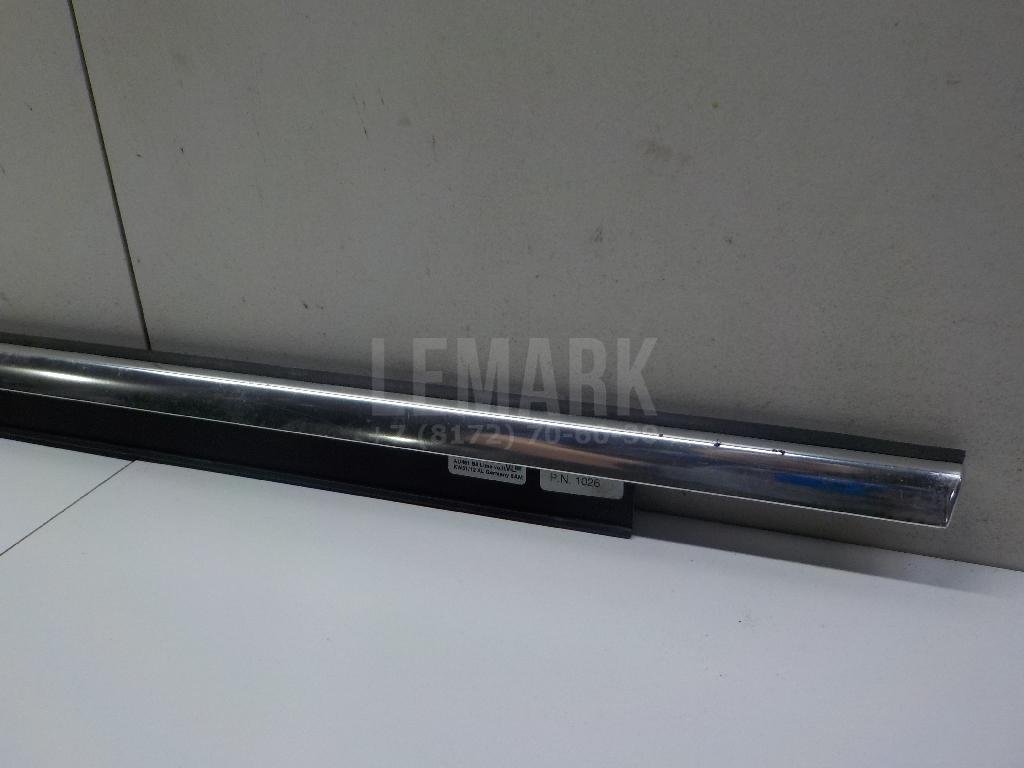 Накладка стекла переднего левого