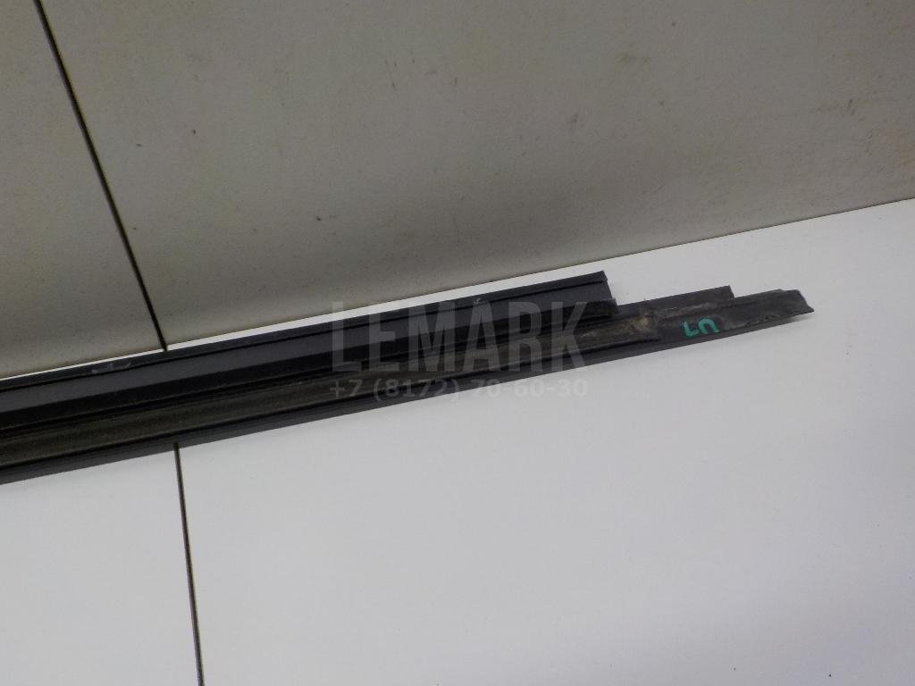 Накладка стекла переднего левого