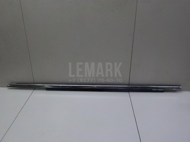 Накладка стекла переднего левого