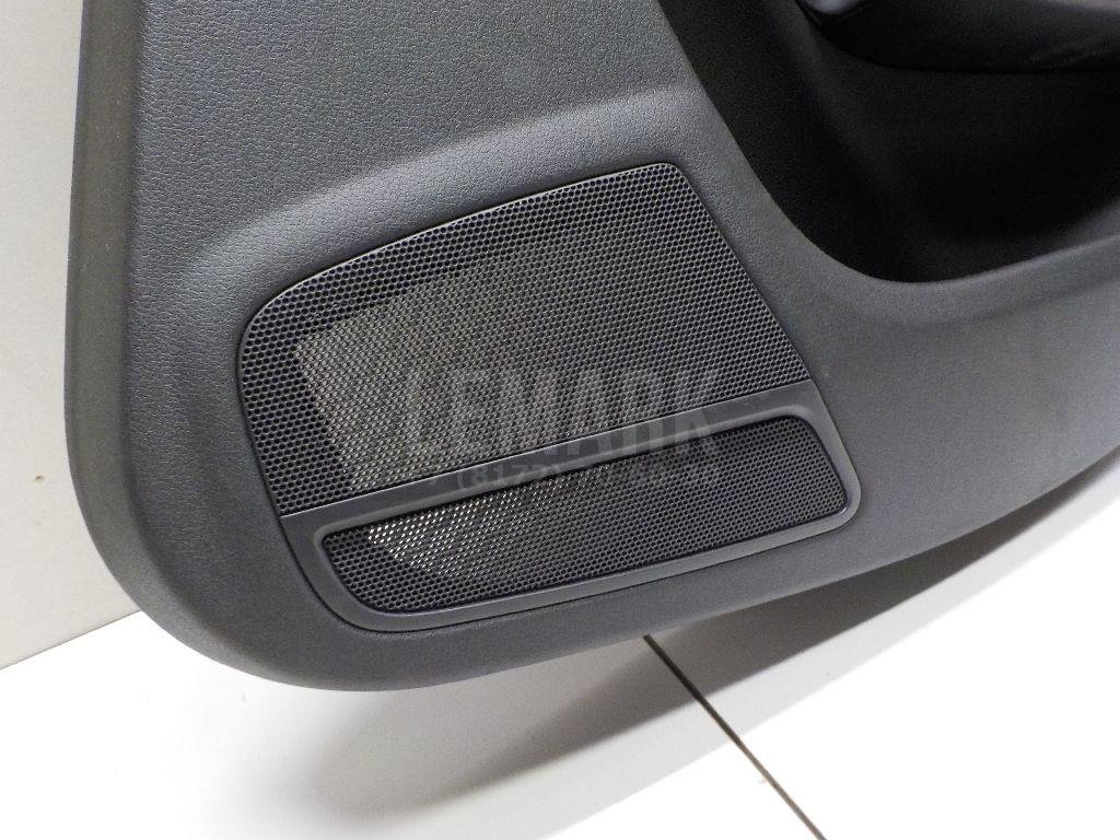 Обшивка двери задней правой