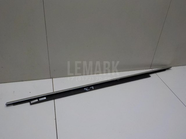 Накладка стекла заднего левого