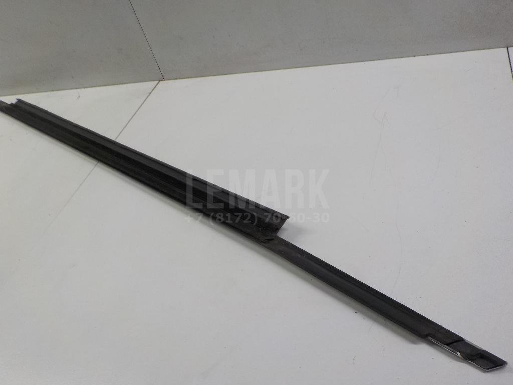 Накладка стекла переднего левого