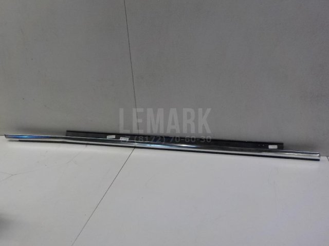 Накладка стекла переднего левого