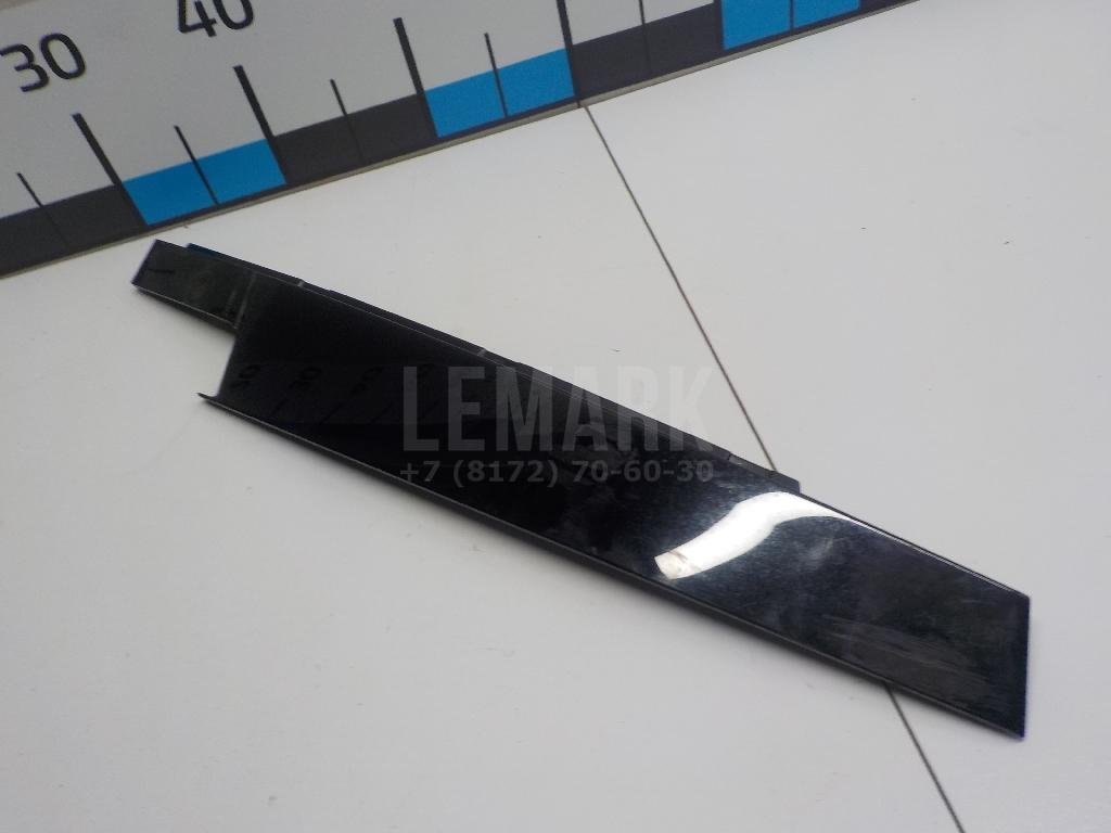 Накладка двери передней левой