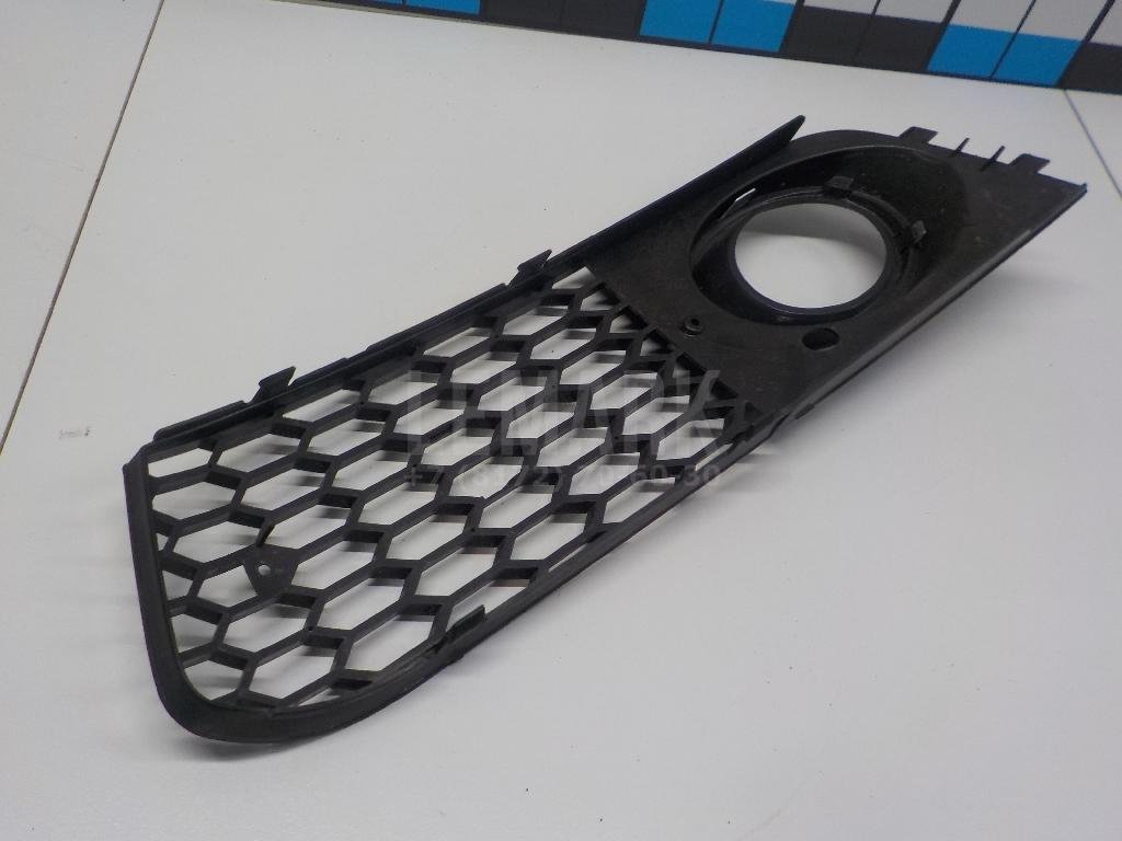 Решетка в бампер левая