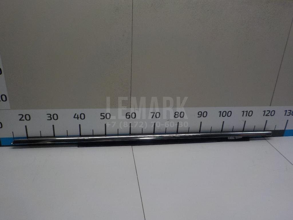 Накладка стекла переднего левого