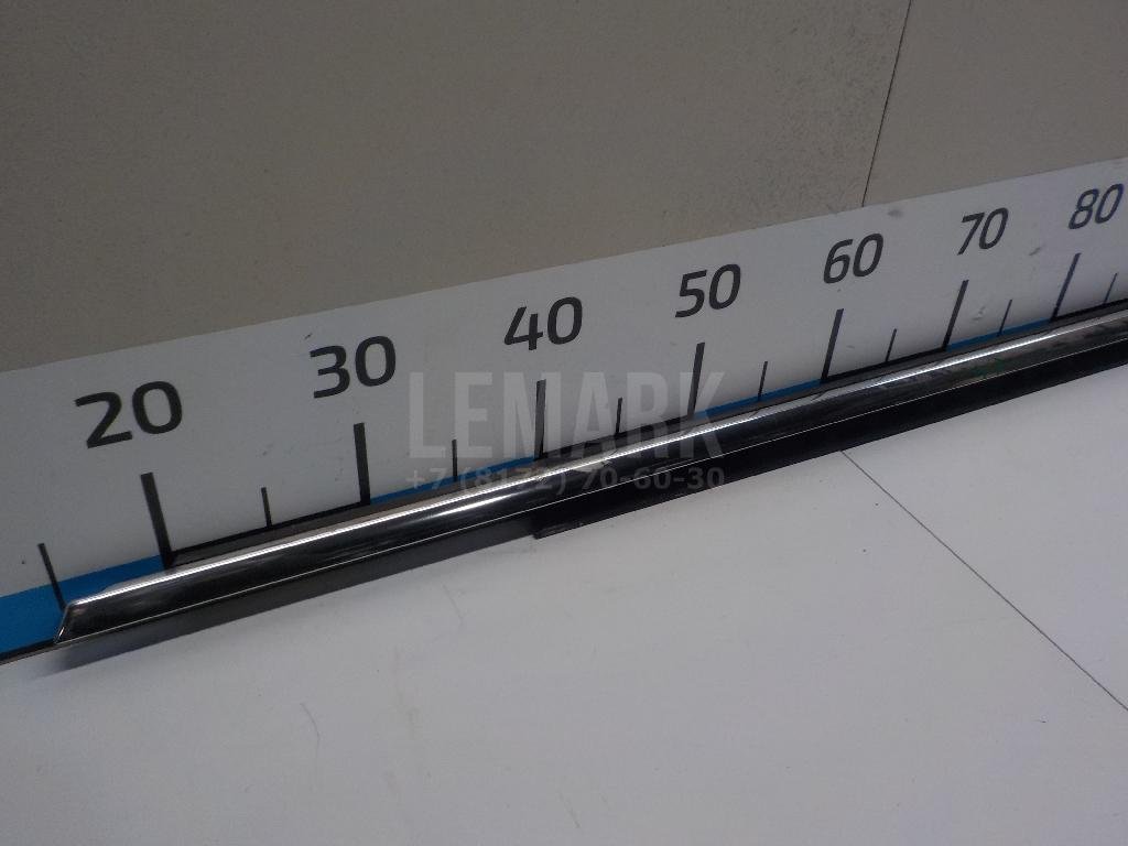 Накладка стекла переднего левого