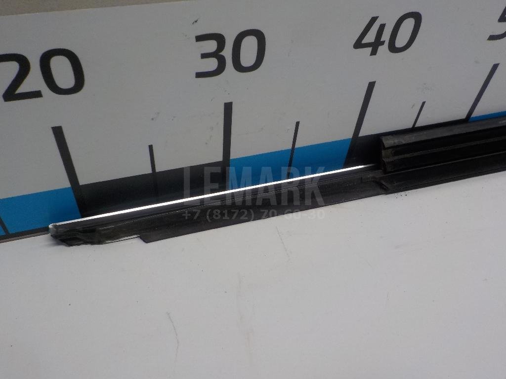 Накладка стекла переднего левого