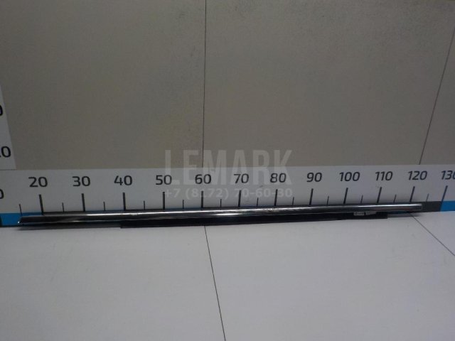 Накладка стекла переднего левого