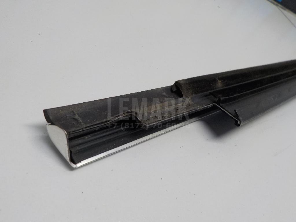 Накладка стекла переднего левого