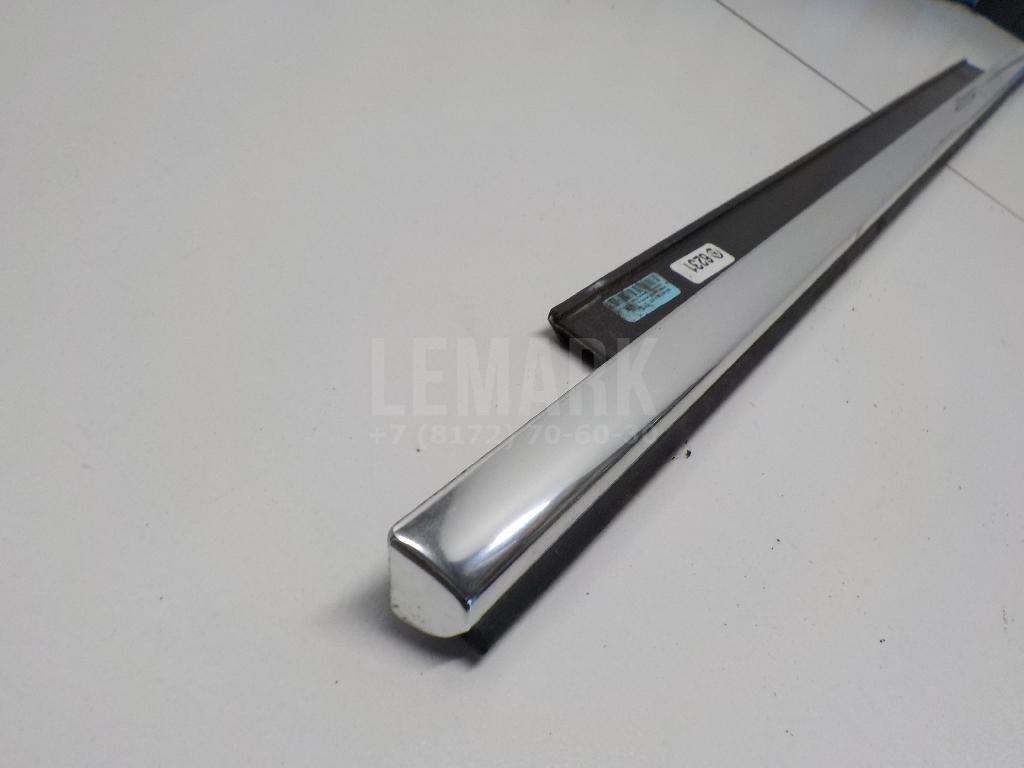 Накладка стекла заднего правого