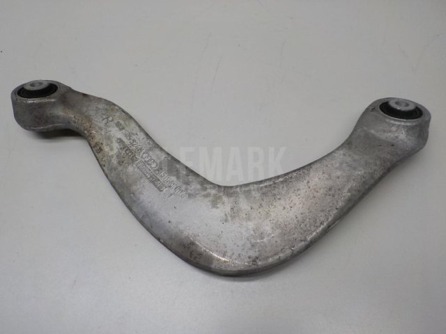 Рычаг задний верхний правый