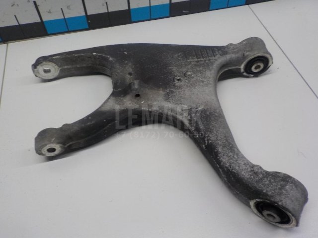 Рычаг задний нижний правый