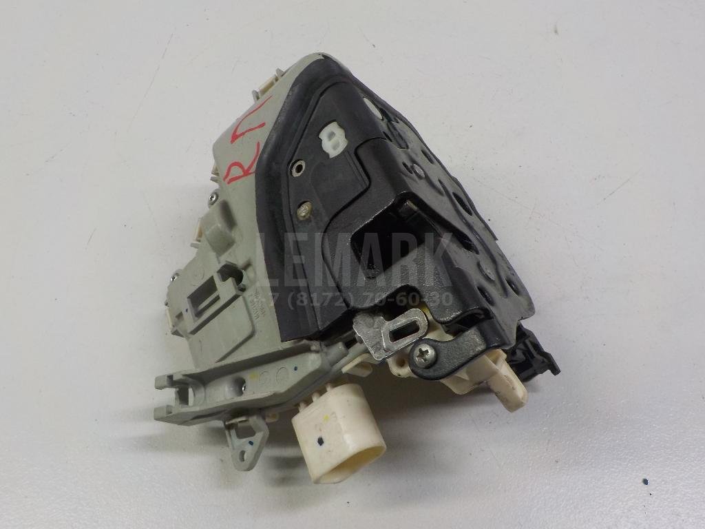 Замок двери передней правой