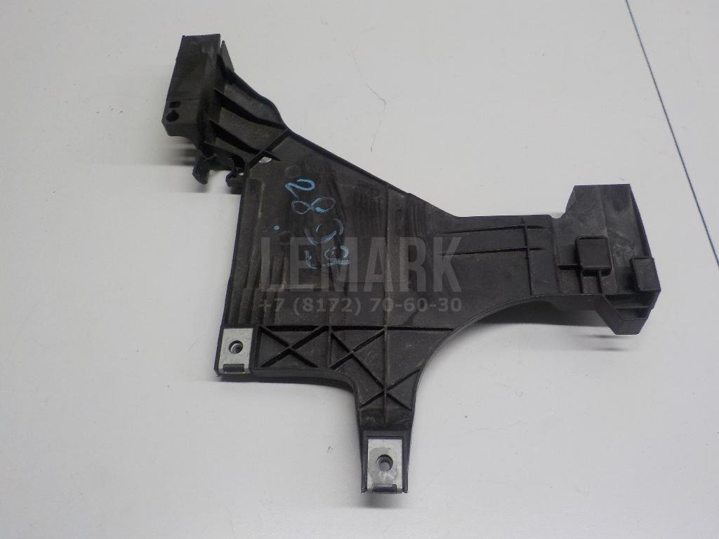 Кронштейн фар правый