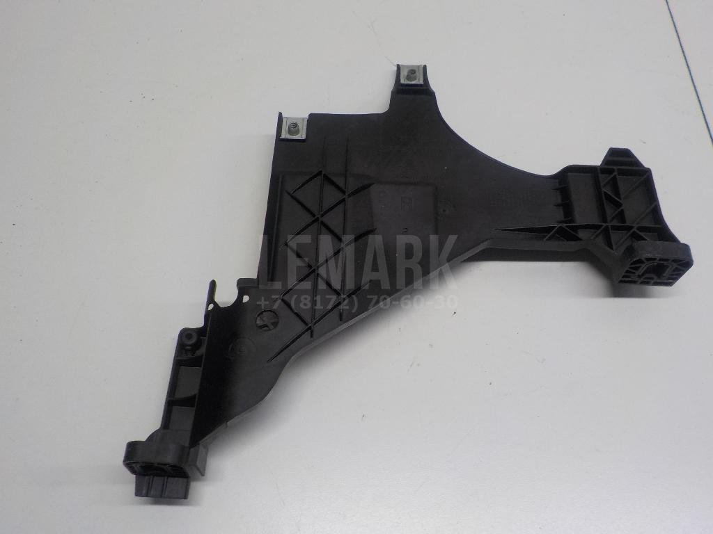 Кронштейн фар правый