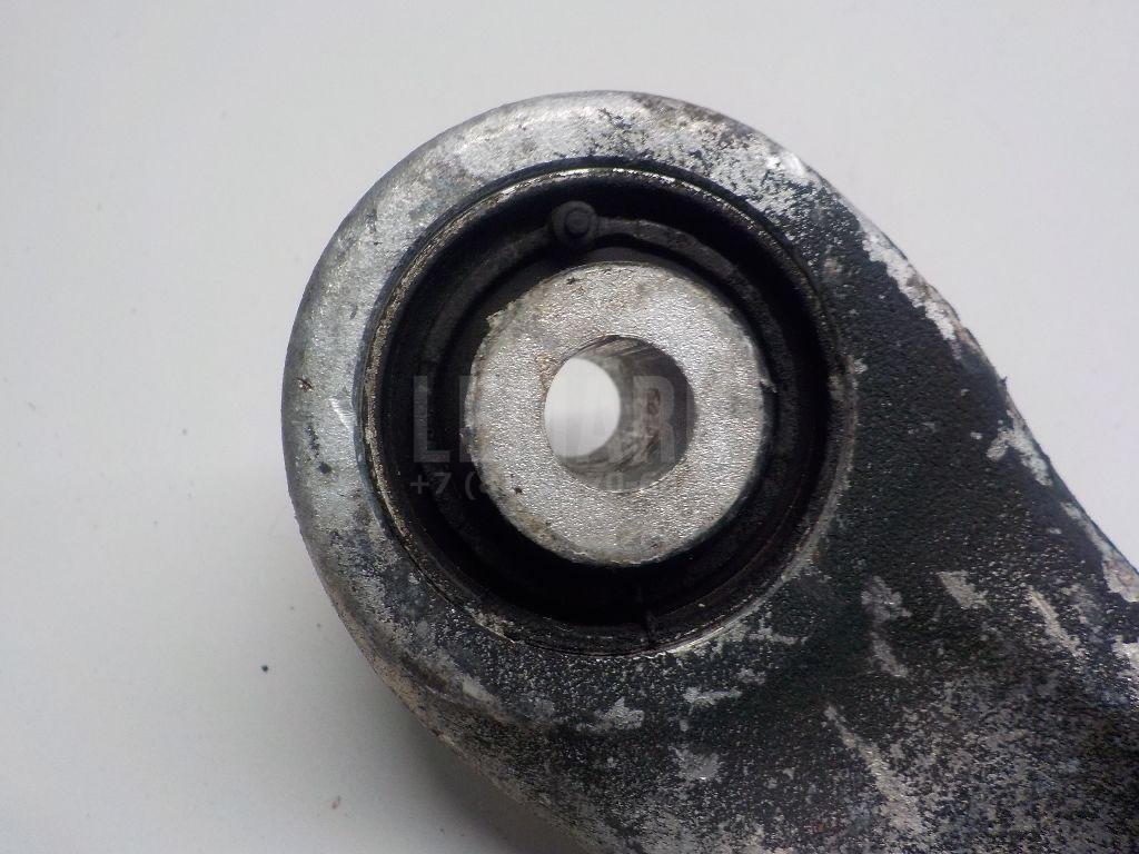 Рычаг задний верхний правый