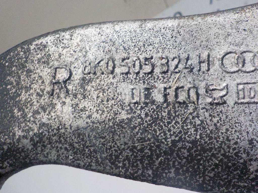 Рычаг задний верхний правый