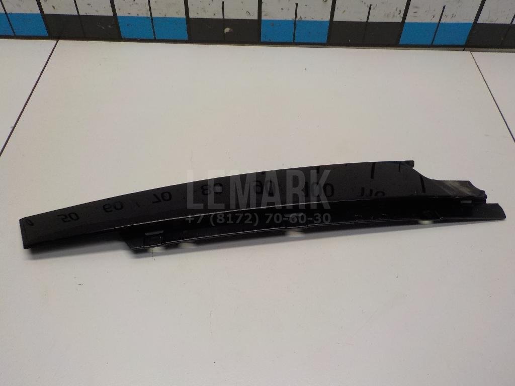 Накладка двери передней левой