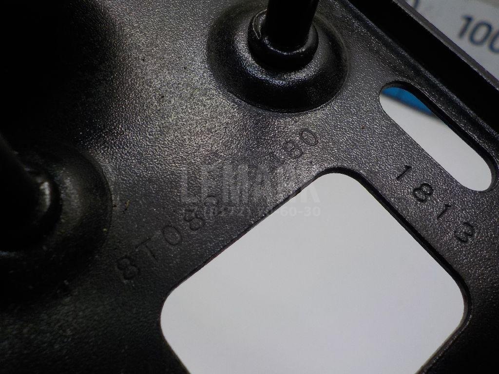 Крючок капота